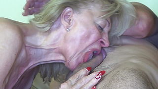 Granny fucked by the painter